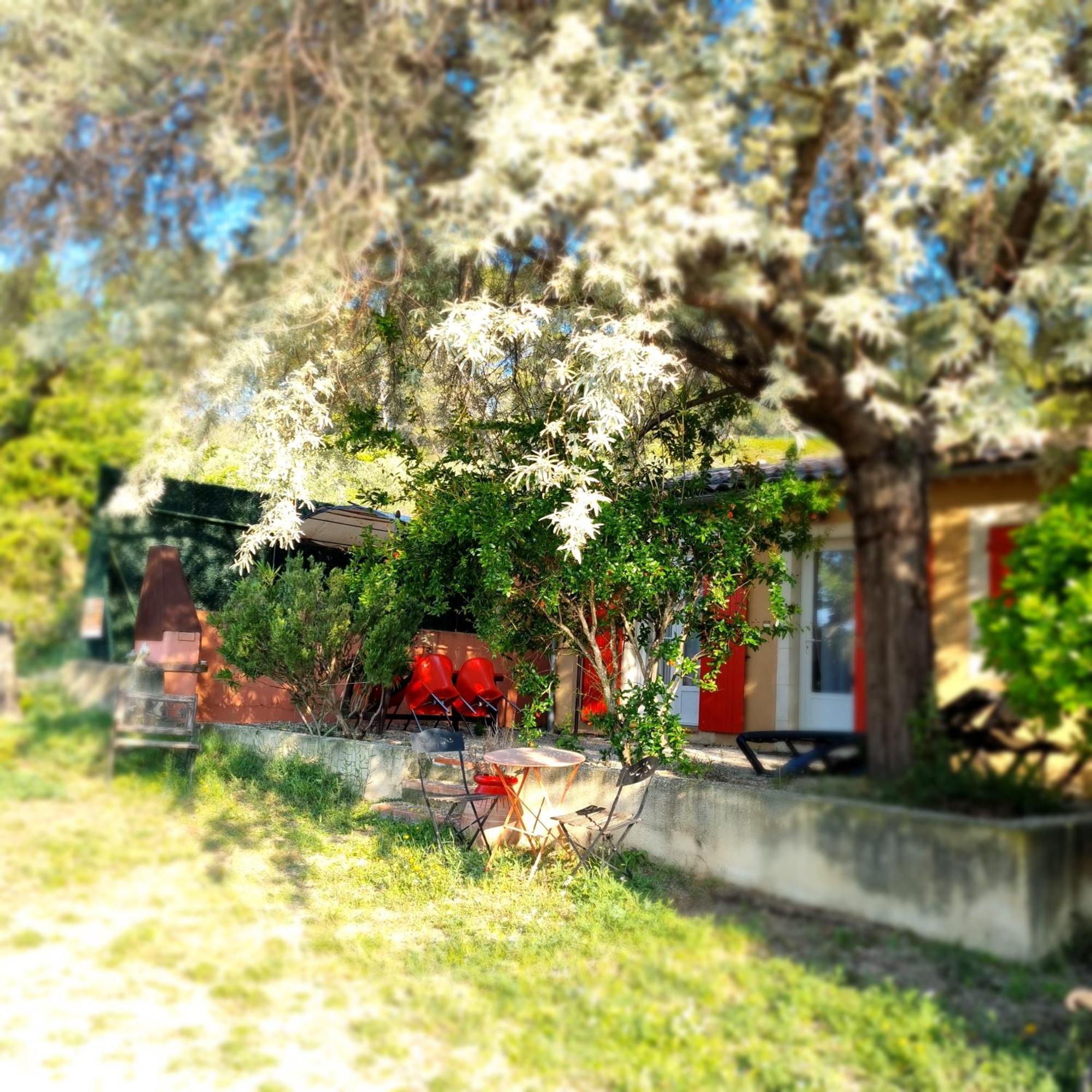 L'Oustaou Du Luberon Et Spa Villelaure Ngoại thất bức ảnh